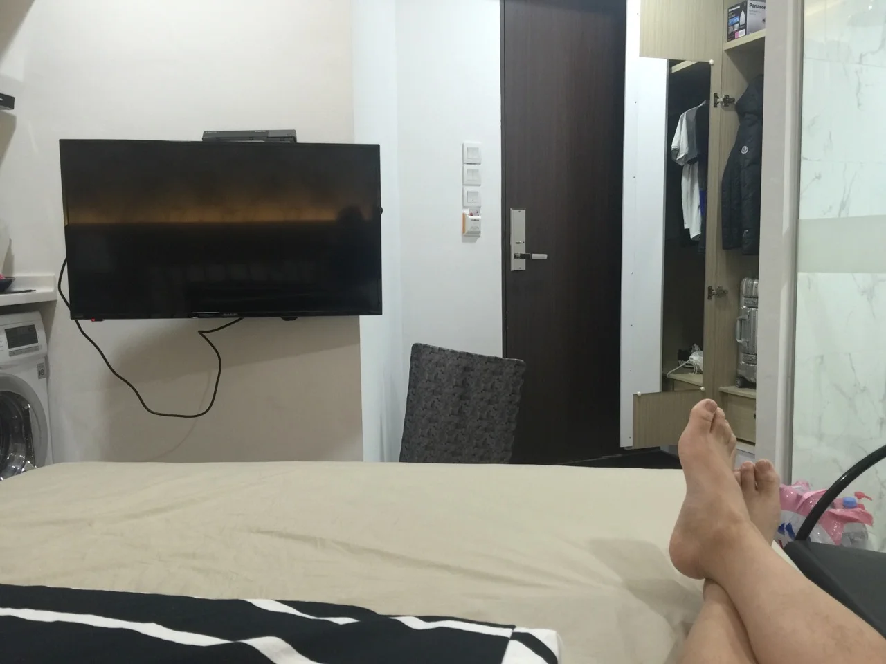 The one-room rental · Singapore · 2016