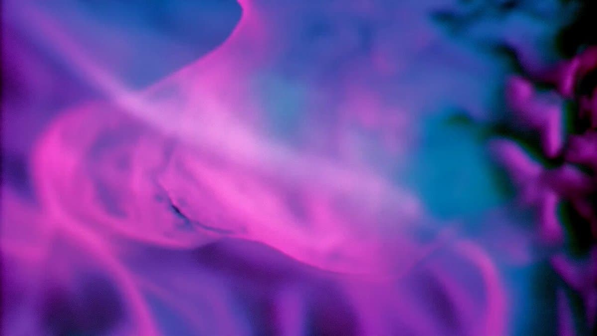 1986 Horror Film Iridescent Macropsia