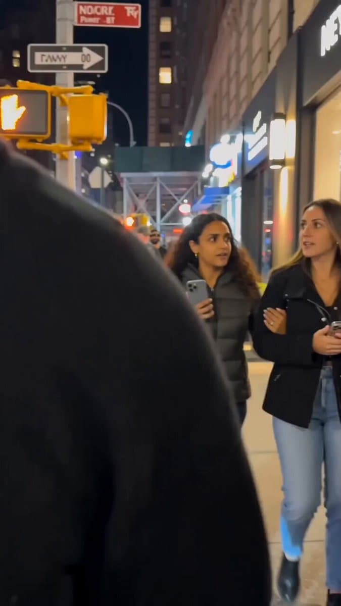 NYC Celebrity Handheld Phone Footage