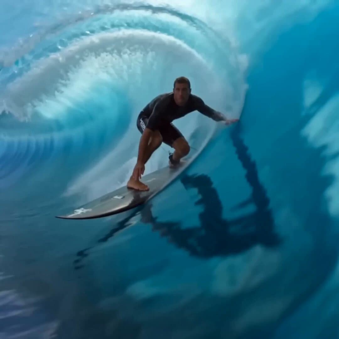 Cinematic Surfing Barrel Ride Video