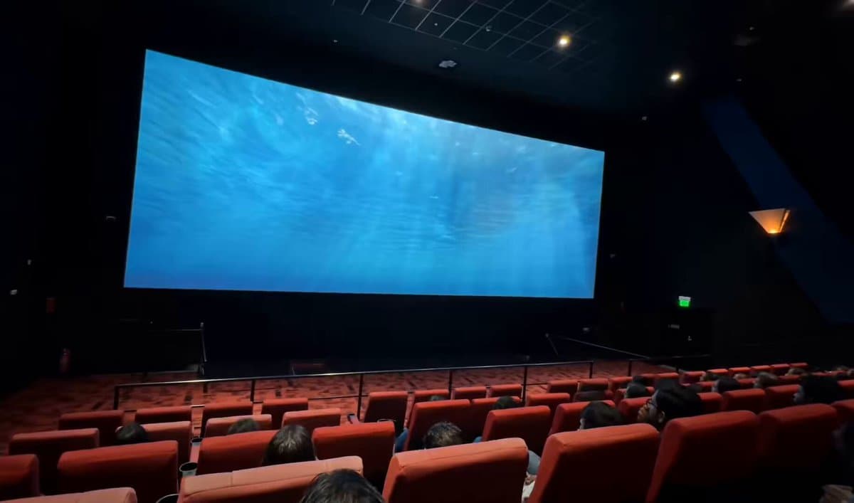 4DX Cinema Shark Attack Simulation