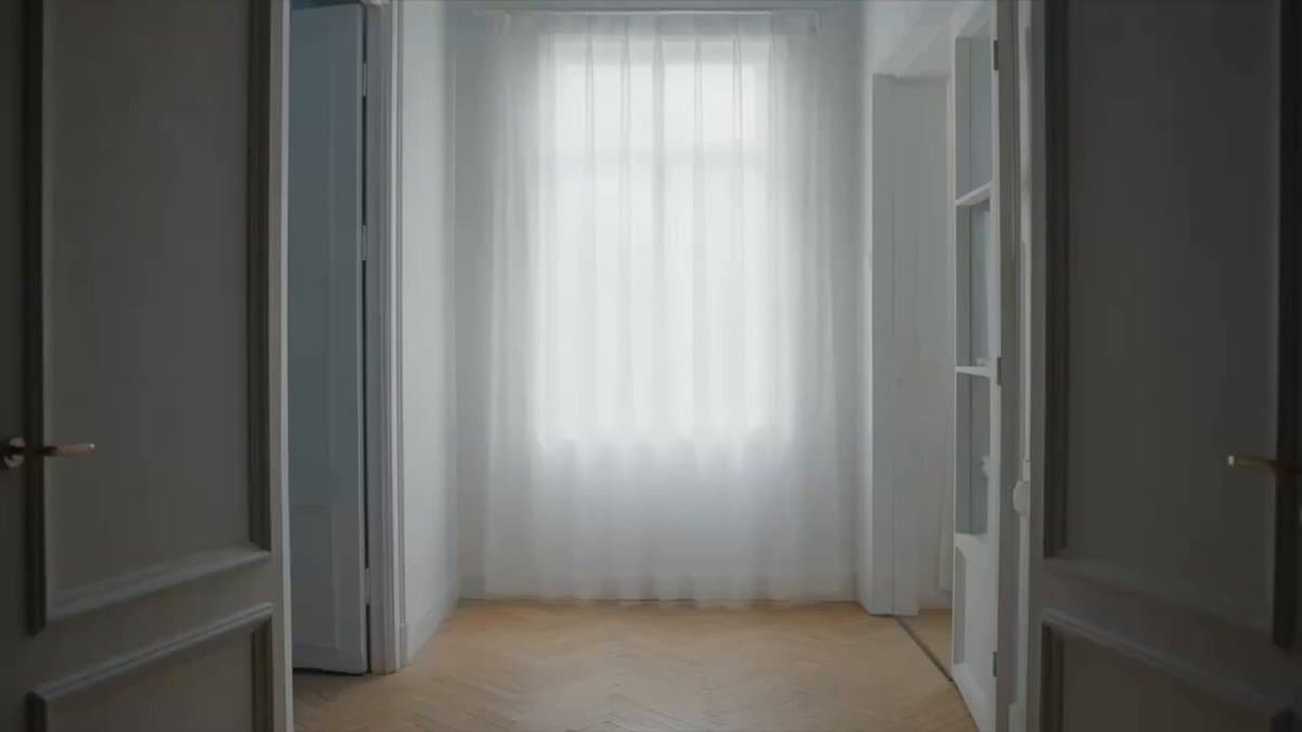 One-Shot Multiverse Room Transition