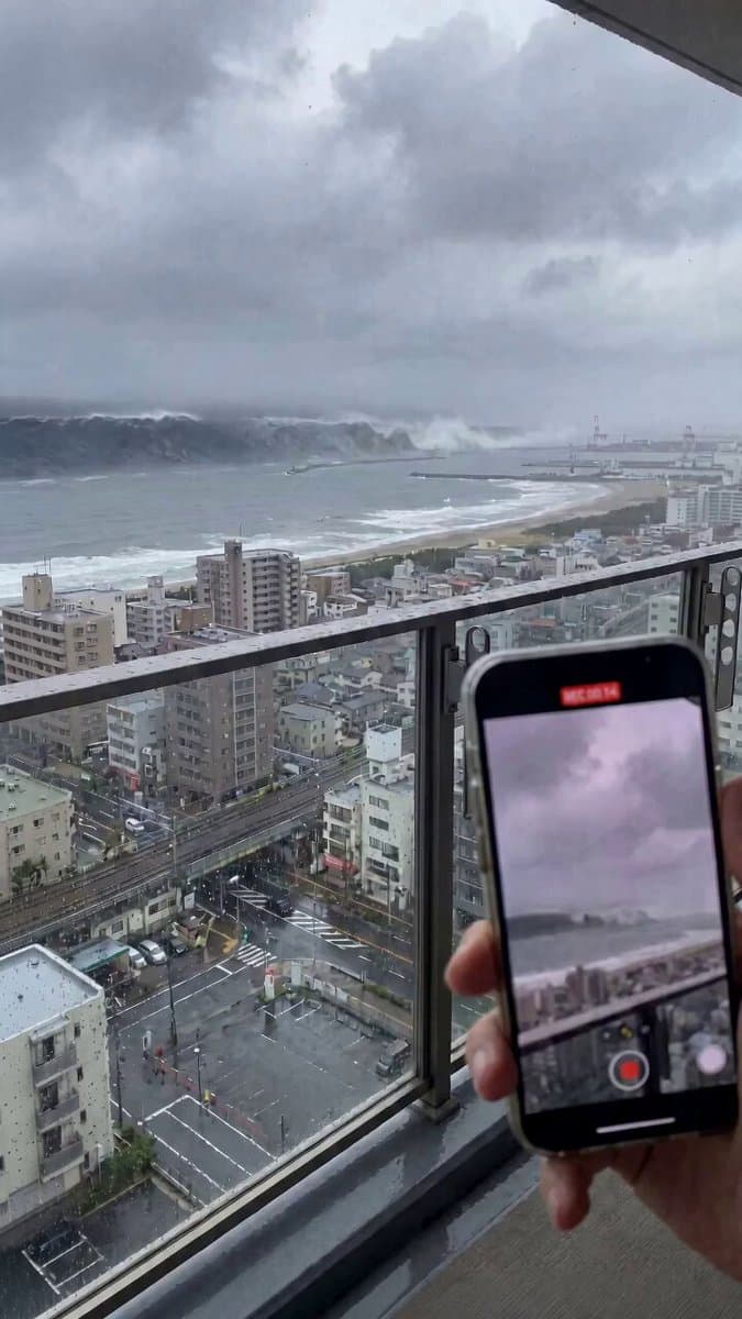 Cinematic Tsunami Disaster Video Prompt