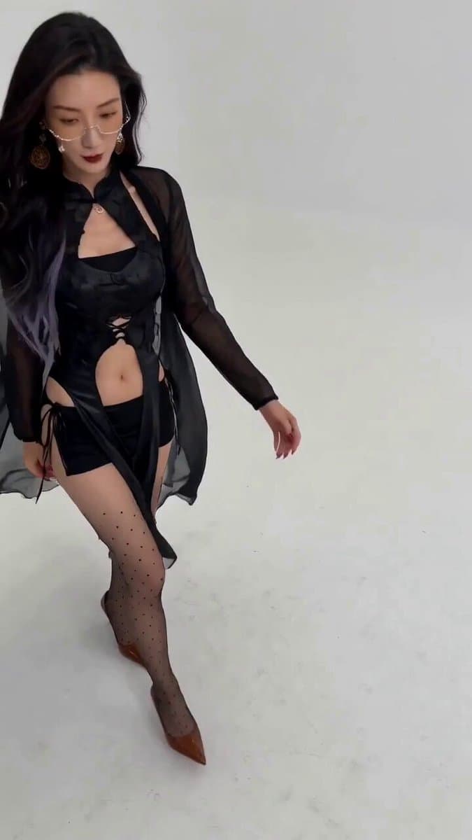 Seedance 2.0 Fashion Model Video Prompt