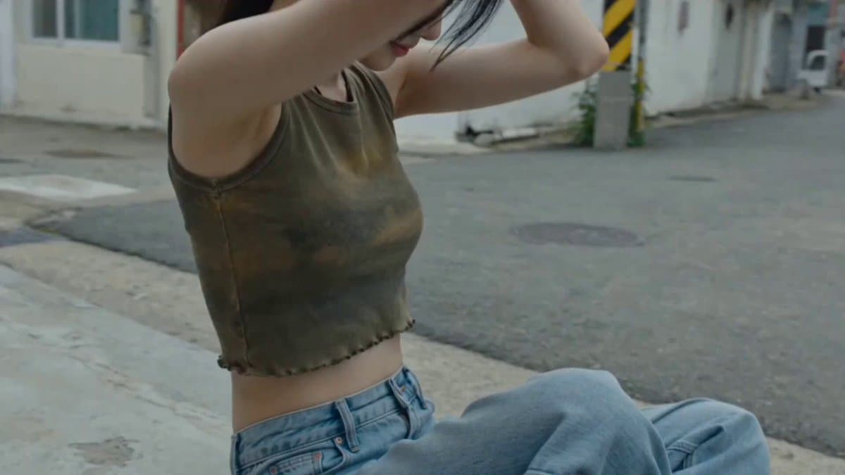 Early 2000s Korean Alleyway Realistic Video