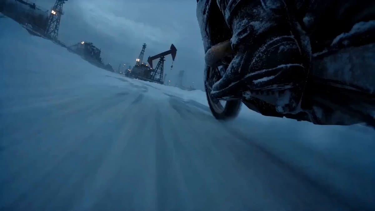 Arctic Motorcycle Ice Racing Thriller