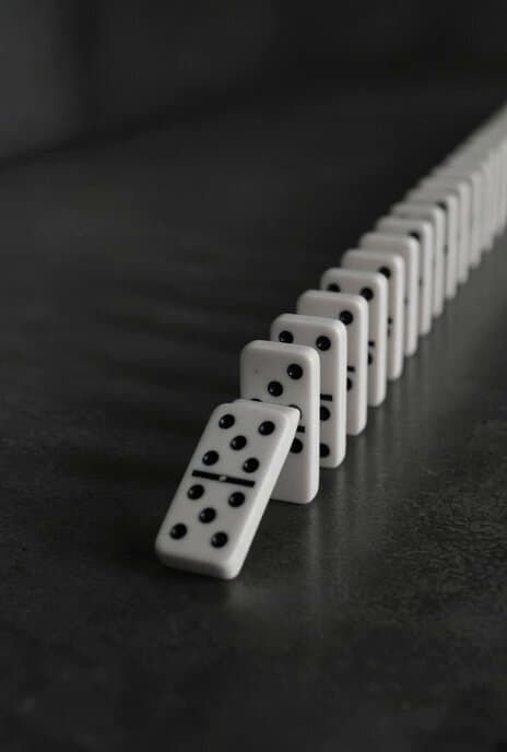 Domino Effect Video Prompt
